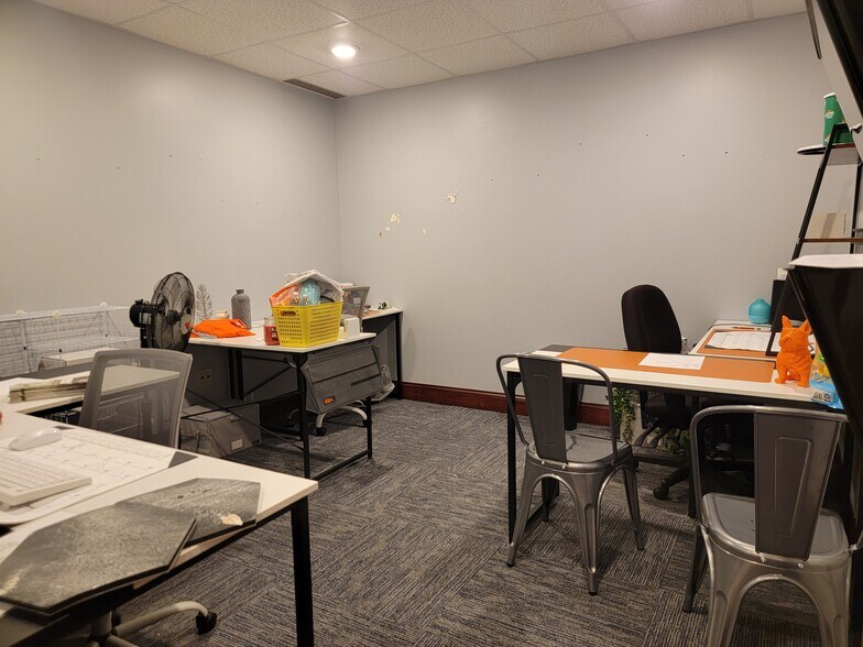 More Photos Of 1225 Woodlawn Ave, Cambridge Office For Lease