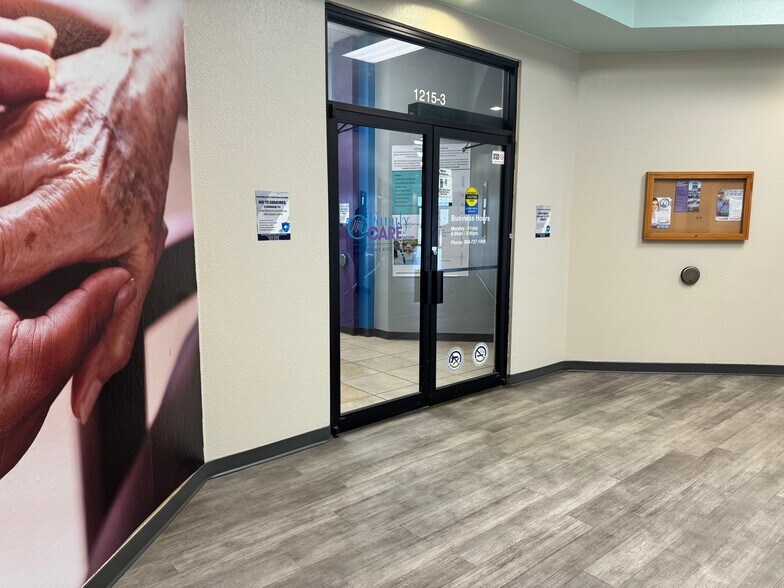 More Photos Of 1215 Dunn Ave, Jacksonville Medical For Lease