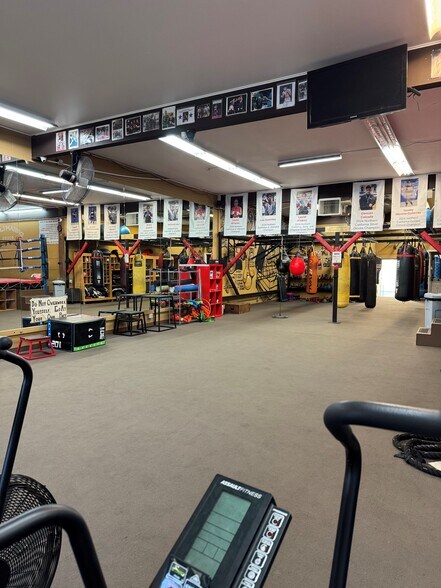 More Photos Of 2047-2059 Woodard Rd, San Jose General Retail For Lease