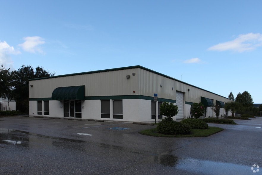 More Photos Of 1052-1060 Endeavor Ct, Nokomis Warehouse For Lease