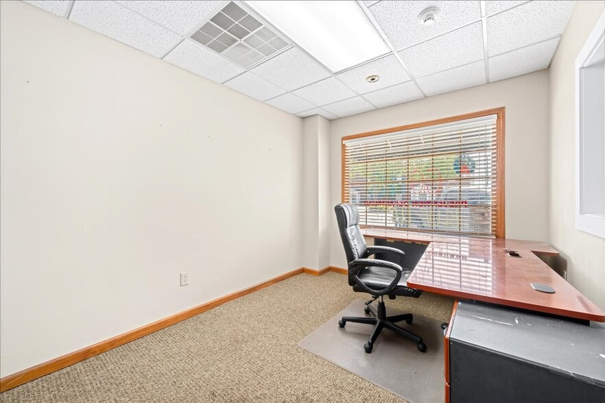 More Photos Of 303 E Main St, Pickens General Retail For Sale