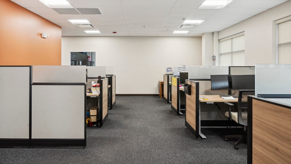 More Photos Of 1227 Mayfly Dr, Montrose Manufacturing For Sale