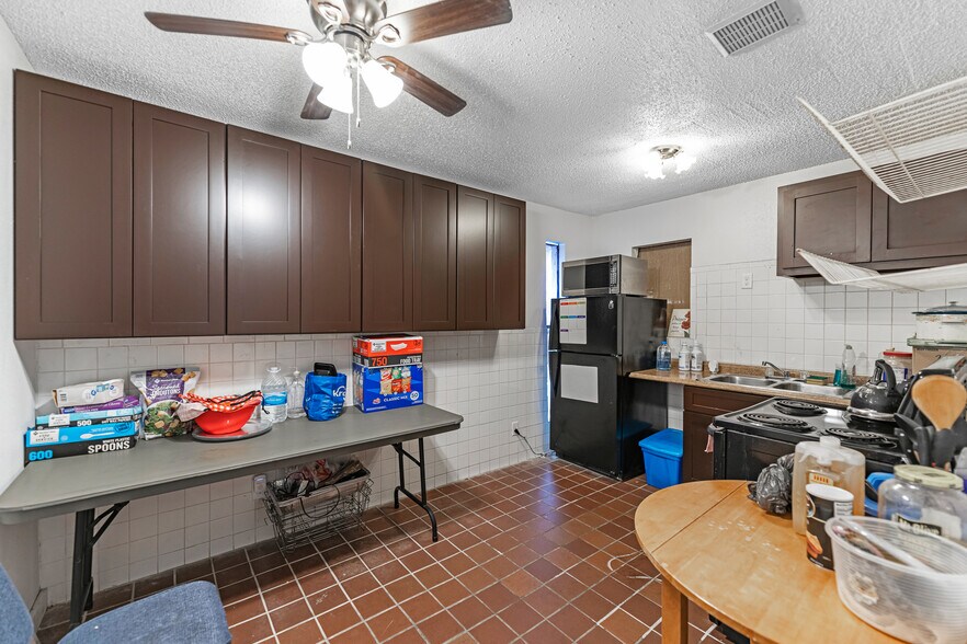 More Photos Of 7512 Lockwood Dr, Houston Specialty For Sale