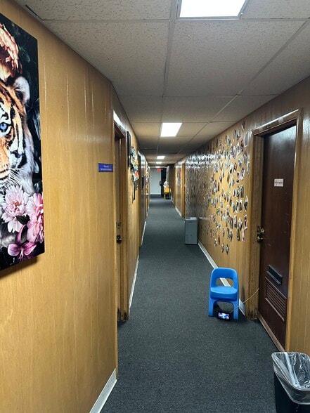 More Photos Of 3489 N 76th St, Milwaukee Office For Sale
