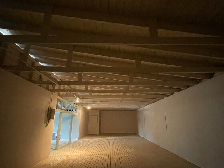 More Photos Of 323 S Fir St, Medford Warehouse For Sale