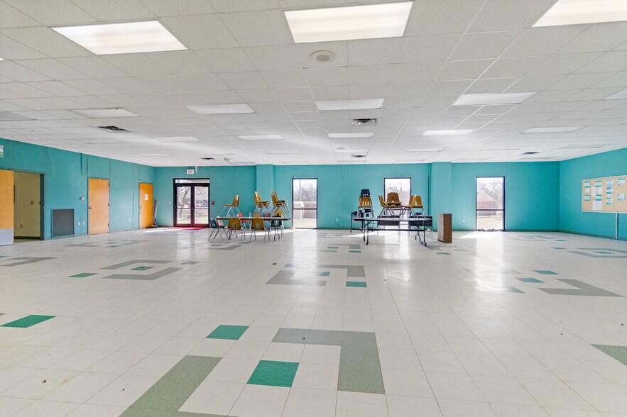 More Photos Of 214 N School St, Winfield Light Distribution For Sale