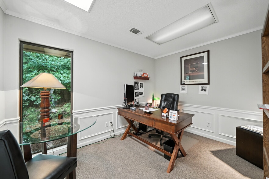 More Photos Of 11285 Elkins Rd, Roswell Office Residential For Sale