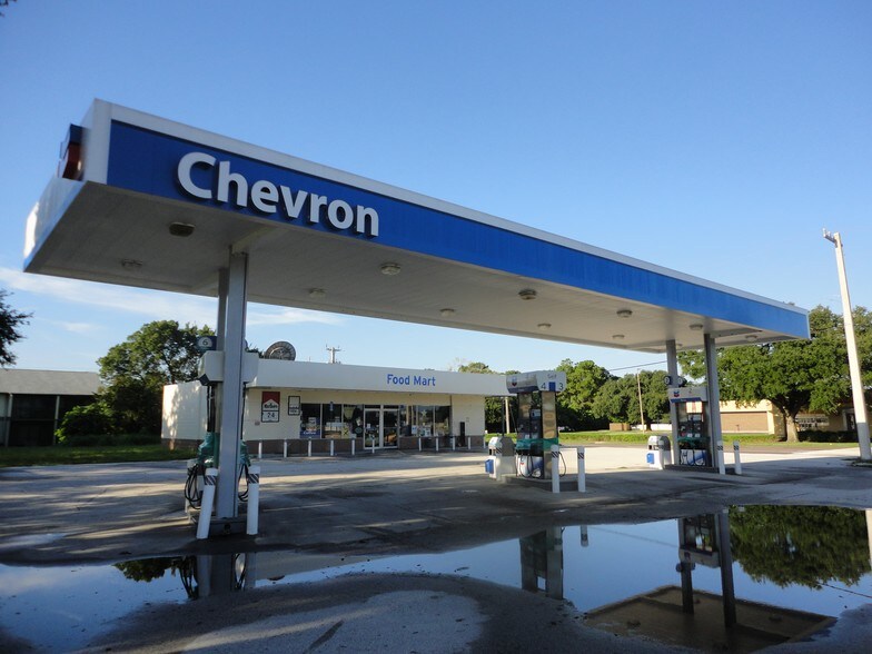 More Photos Of 193 Barton Blvd, Rockledge Service Station For Sale