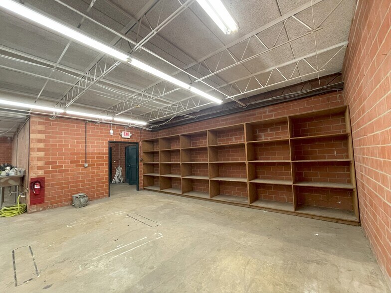 More Photos Of 1202 N Flores St, San Antonio Loft Creative Space For Sale