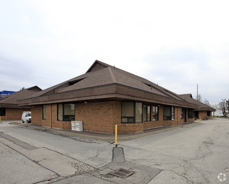 More Photos Of 5 Director Ct, Vaughan Unknown For Lease