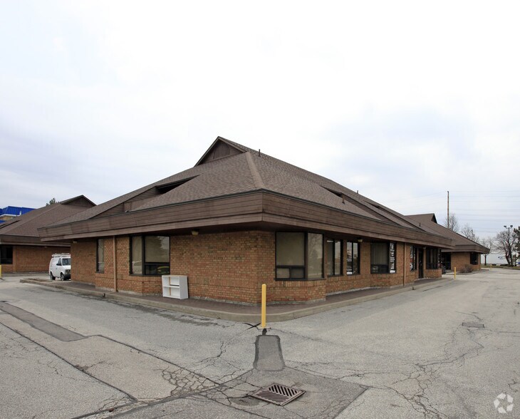 More Photos Of 5 Director Ct, Vaughan Unknown For Lease