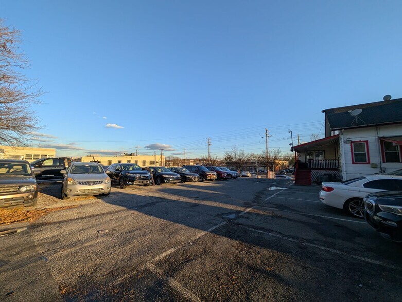 More Photos Of 4104 Bladensburg Rd, Brentwood Freestanding For Lease