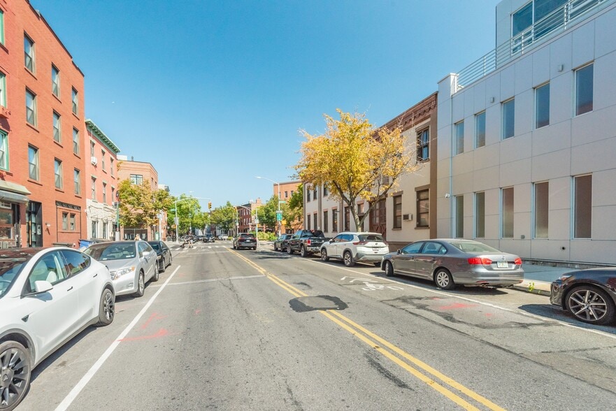 More Photos Of 54 Franklin St, Brooklyn Apartments For Sale