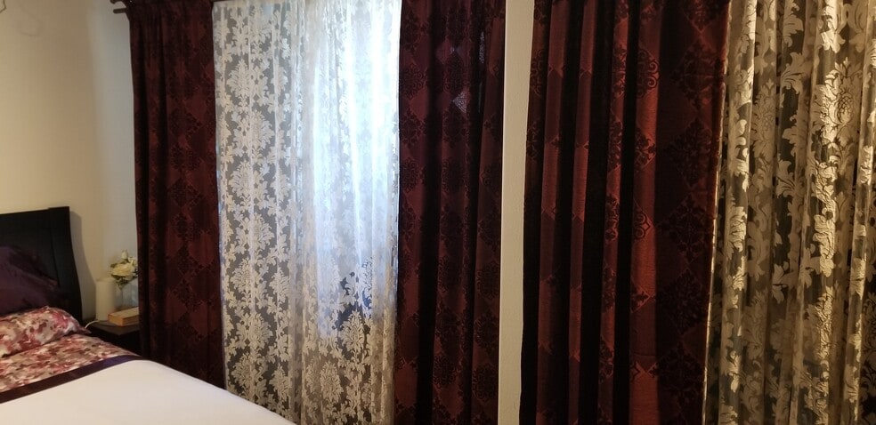 More Photos Of 2605 E Cherry St, Seattle Restaurant For Sale