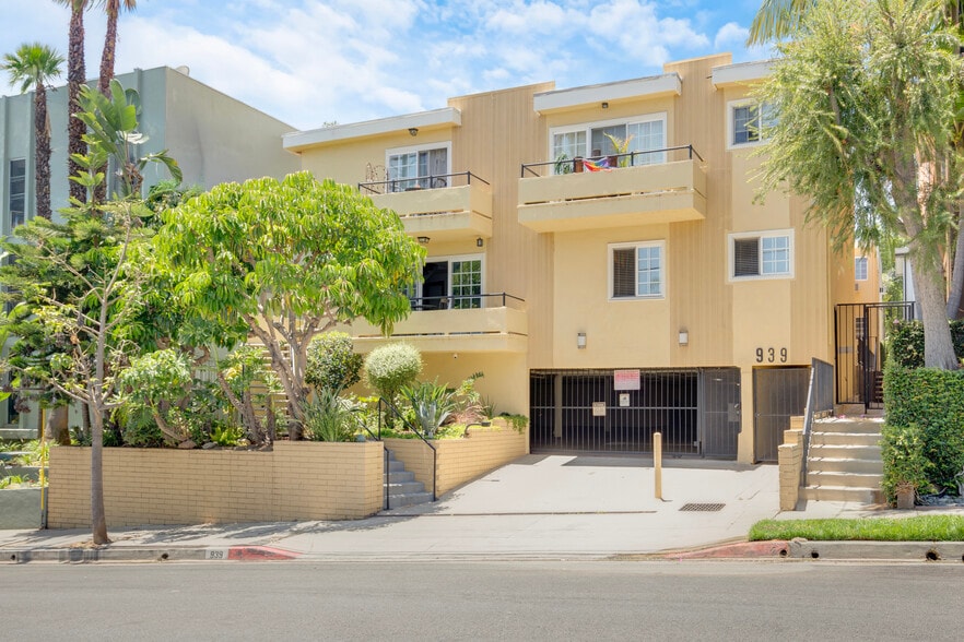 Primary Photo Of 939 Larrabee St, West Hollywood Apartments For Sale