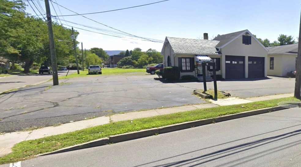 More Photos Of 791 Rutter Ave, Kingston Office For Sale