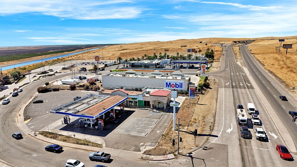 More Photos Of 33300 Bernard Dr, Kettleman City Freestanding For Lease