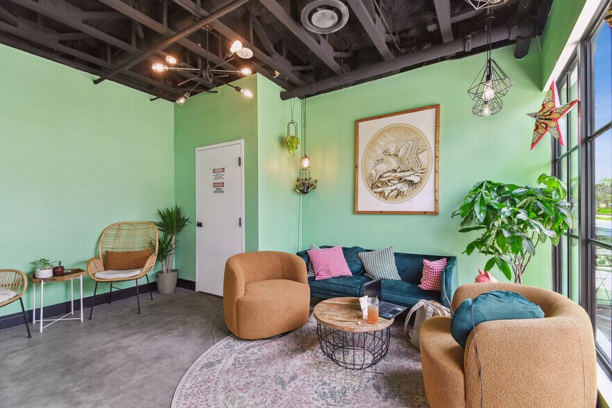 More Photos Of 1919-1925 E 6th Ave, Tampa Office For Lease