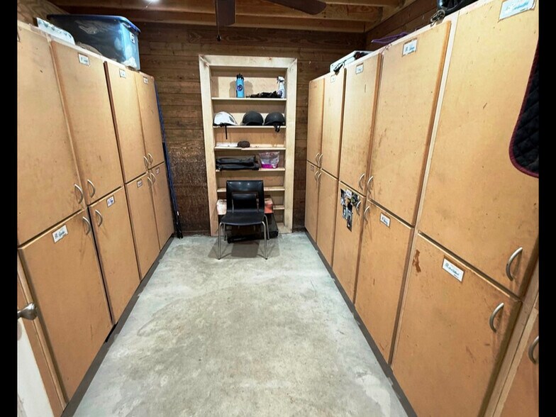More Photos Of 12310 Gammon rd, Providence Horse Stables For Sale