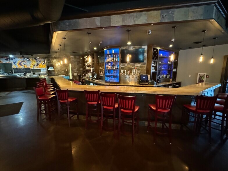 More Photos Of 9620 Old Johnnycake Ridge Rd, Mentor Restaurant For Lease