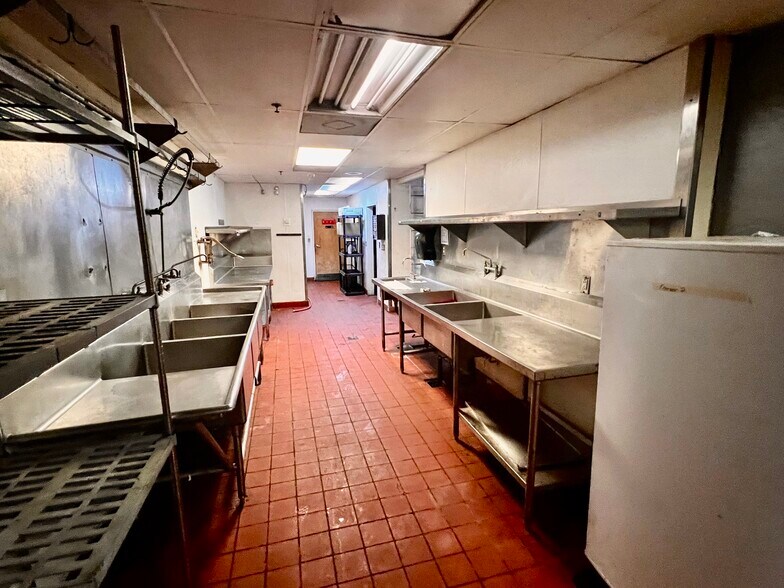 More Photos Of 2310 Sanders Rd, Conway Restaurant For Lease