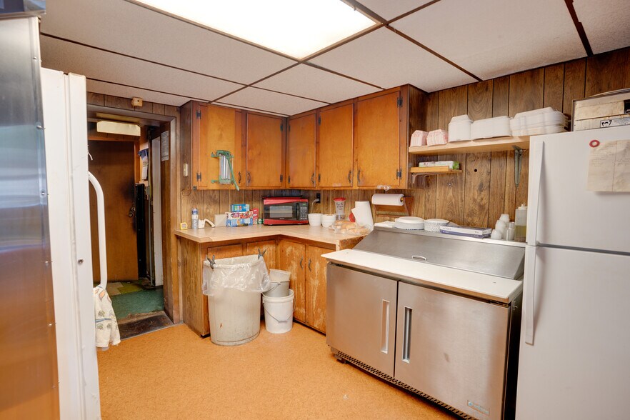 More Photos Of 236 N Main St, Milroy General Retail For Sale