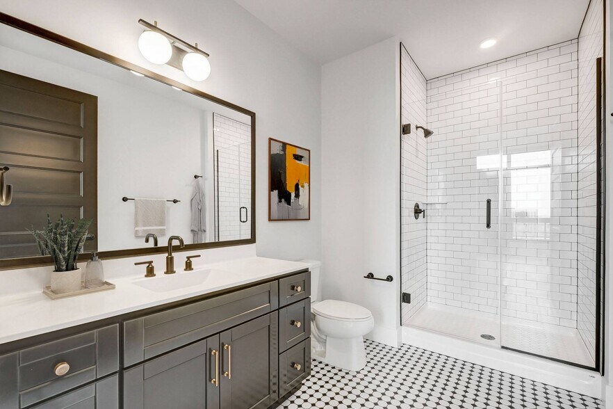 More Photos Of 615 S 8th St, Minneapolis Apartments For Lease