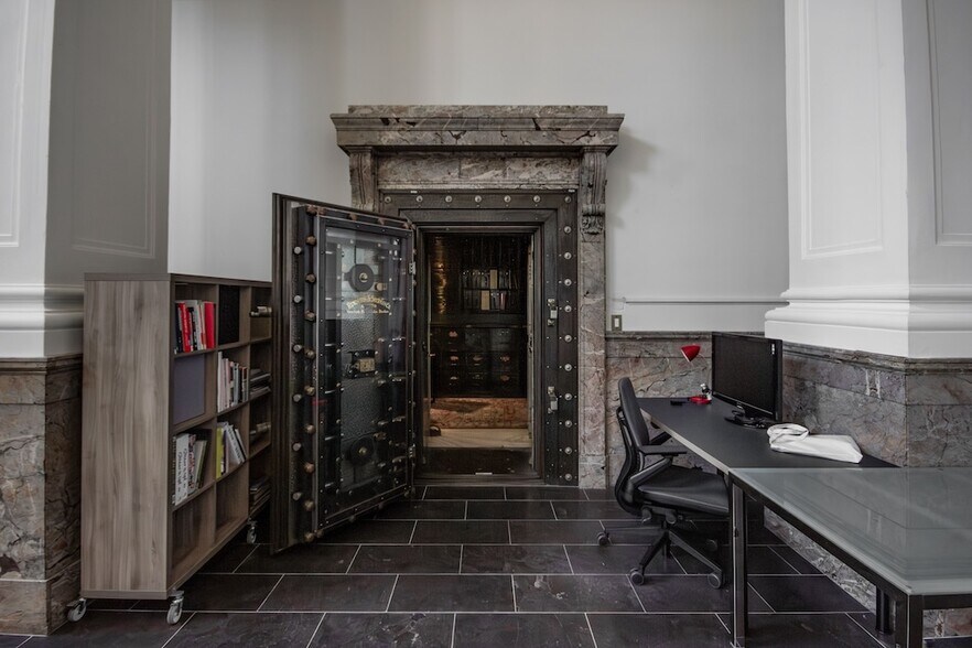 More Photos Of 402 W Pender St, Vancouver Office Residential For Sale