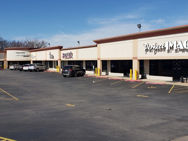 More Photos Of 8400 S Western Ave, Oklahoma City Unknown For Lease