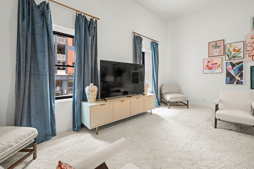 More Photos Of 9-13 Broadway St, Asheville Storefront Retail Office For Sale