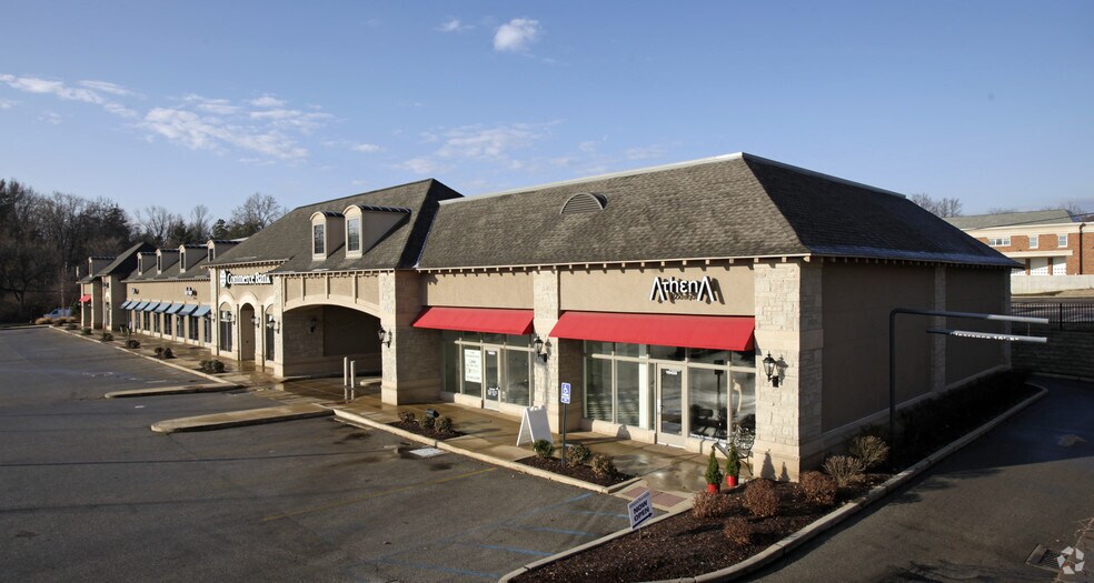 More Photos Of 10413-10433 Clayton Rd, Frontenac General Retail For Lease