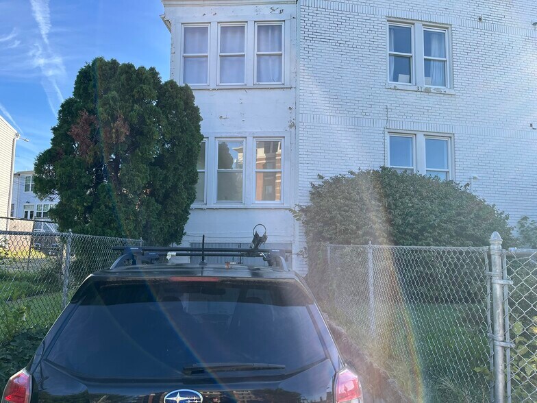 More Photos Of 5 Barney Cir SE, Washington Medical For Lease