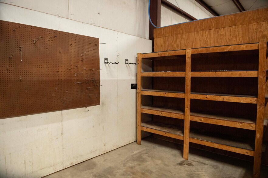 More Photos Of 4134 US 441, Lake City Light Manufacturing For Lease