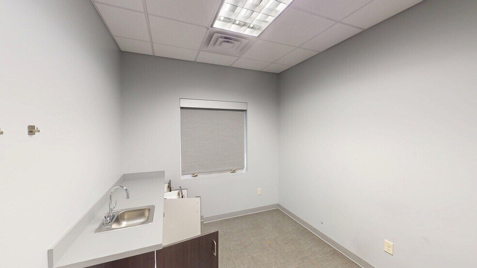 More Photos Of 1192 E Pershing Rd, Decatur Medical For Lease