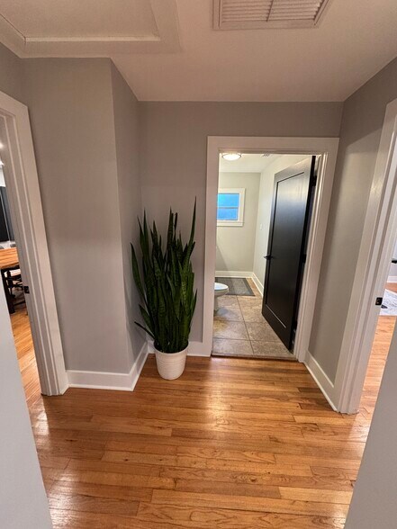 More Photos Of 11169 NW State Rd 20, Bristol Office For Sale