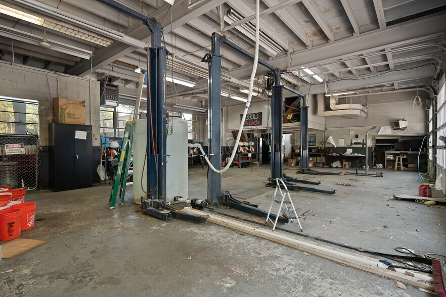 More Photos Of 138 N Central Ave, Ramsey Auto Repair For Sale