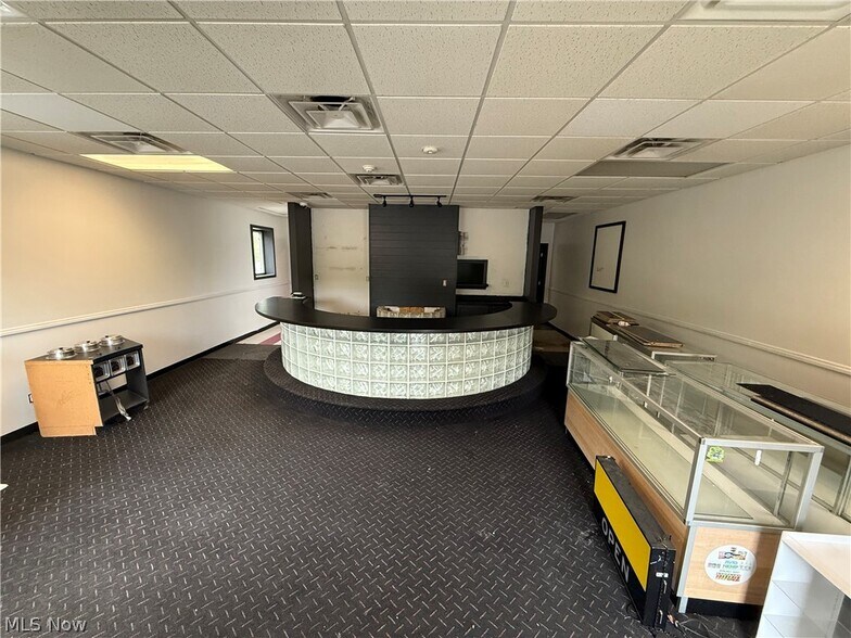 More Photos Of 1420 Commerce St, Wellsburg Office For Lease