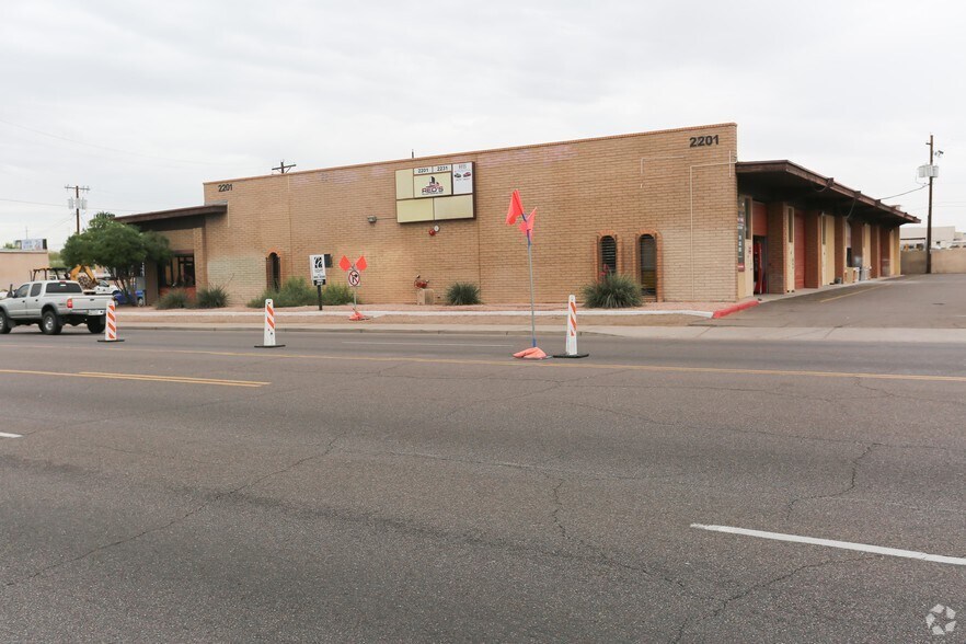 Primary Photo Of 2201-2231 S 7th Ave, Phoenix Warehouse For Lease