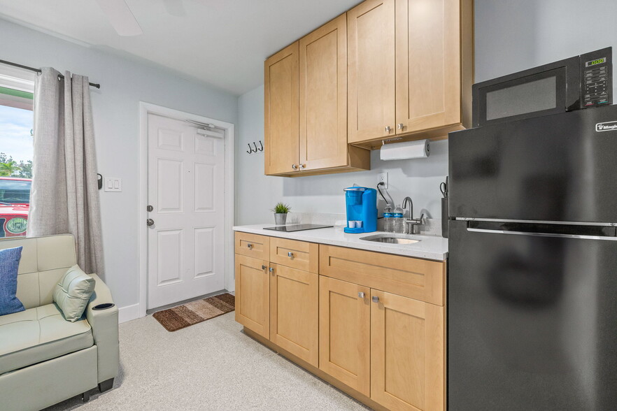 More Photos Of 12100 Gulf Blvd, Treasure Island Hotel For Sale