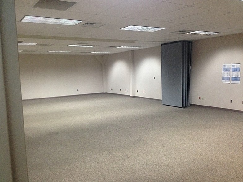 1543 Marne St, Hamden, CT 06514 Industrial For Lease