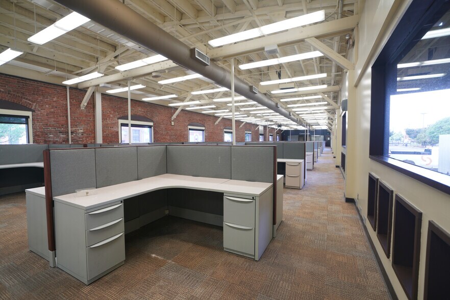 More Photos Of 20 20th St S, Birmingham Office For Sale