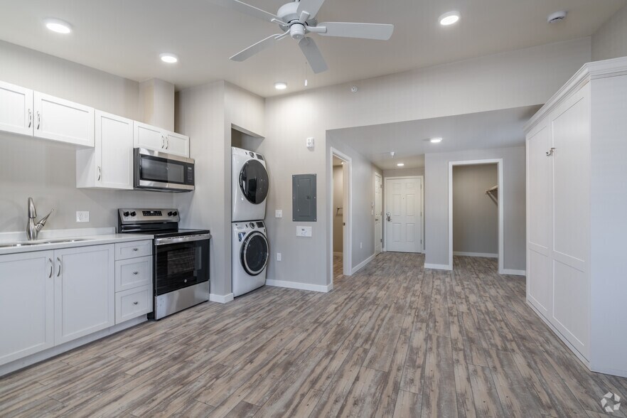 More Photos Of 2320 NW Lakeside Pl, Bend Multifamily For Sale