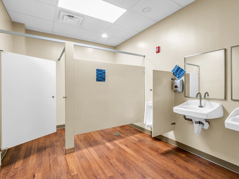 More Photos Of 104-168 Fiddlers Run Blvd, Morganton Unknown For Lease
