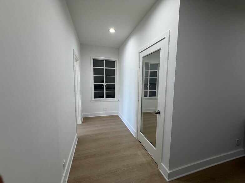 More Photos Of 8947-8969 W Sunset Blvd, West Hollywood Office Residential For Lease