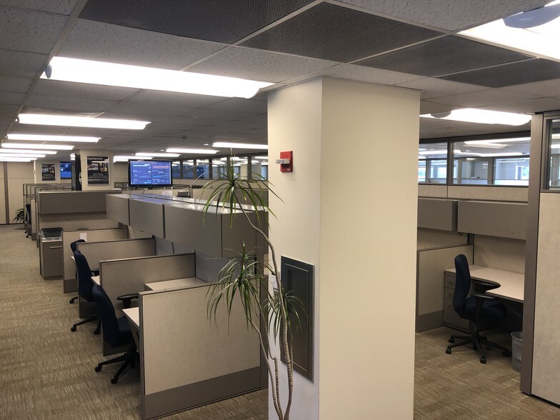 More Photos Of 201 E Main Dr, El Paso Office For Lease