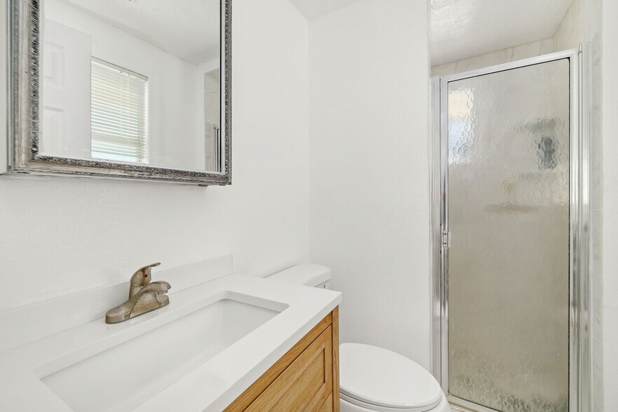 More Photos Of 9022 Midnight Pass Rd, Sarasota Apartments For Sale