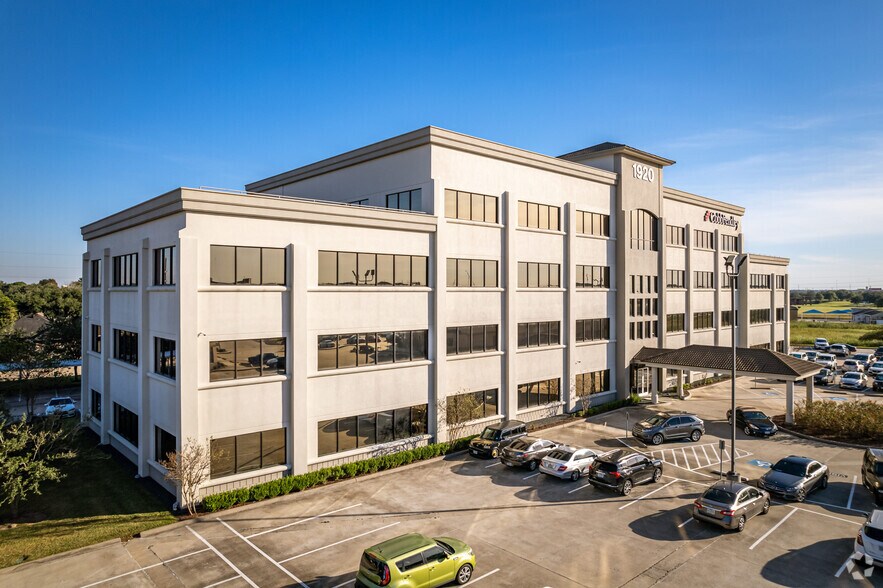 Primary Photo Of 1920 Country Place Pky, Pearland Medical For Lease