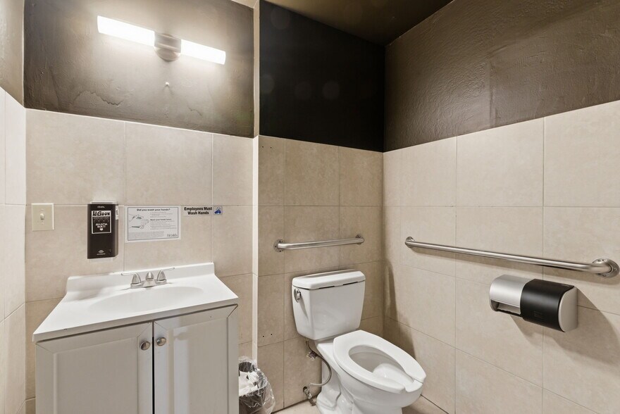 More Photos Of 2530 NE 82ND Ave, Portland Restaurant For Sale