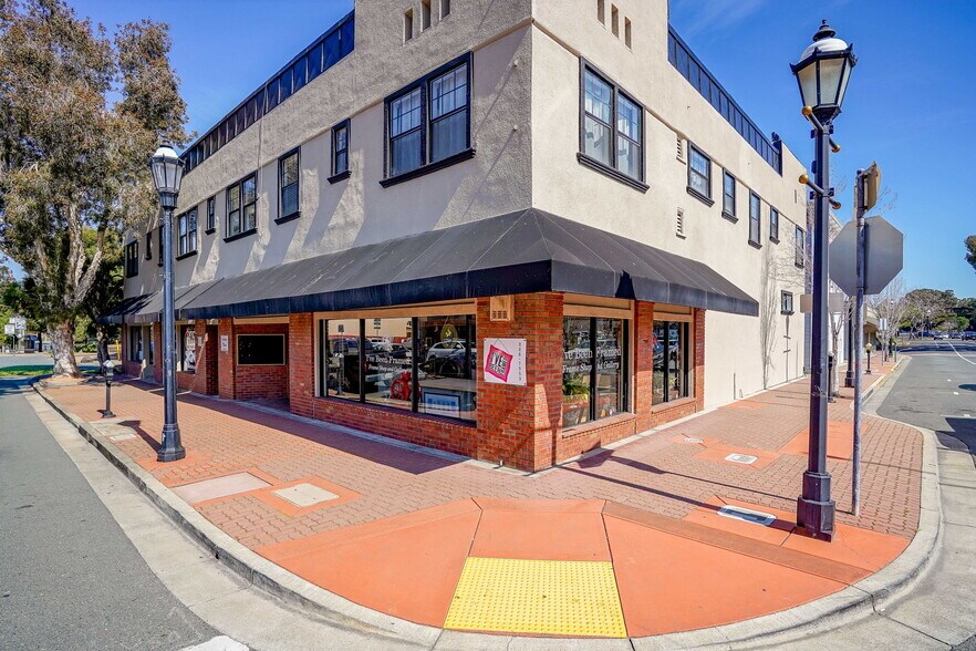More Photos Of 411-413 Ferry St, Martinez Storefront Retail Office For Sale