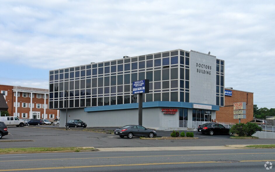 More Photos Of 6316 Castle Pl, Falls Church Medical For Lease